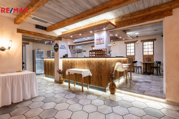 Prodej ubytování, Karlovy Vary, Křižíkova, 1021 m2