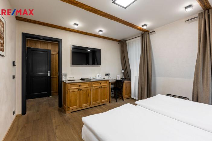 Prodej ubytování, Karlovy Vary, Křižíkova, 1021 m2