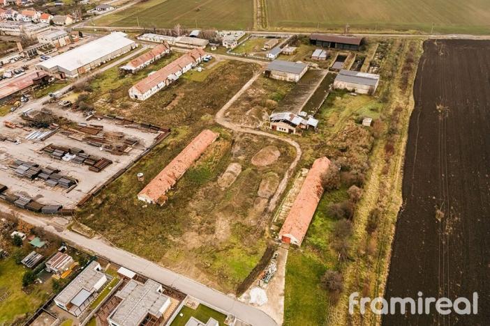 Prodej komerčního pozemku, Strachotín, 9422 m2