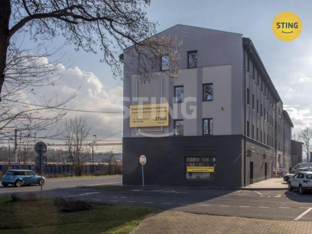 Pronájem kanceláře, Český Těšín, Jablunkovská, 902 m2