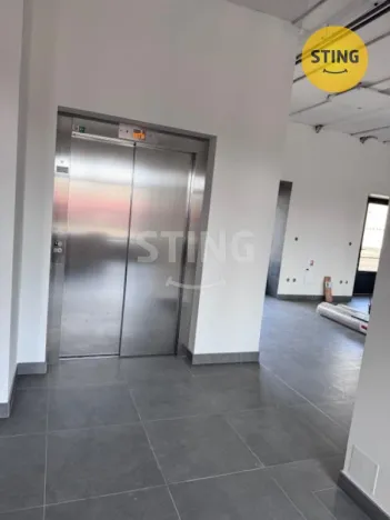 Pronájem kanceláře, Český Těšín, Jablunkovská, 902 m2