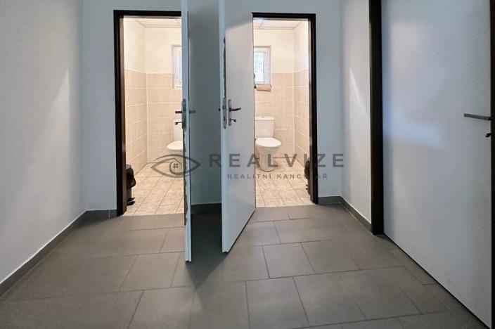 Pronájem kanceláře, Benešov nad Černou, 150 m2