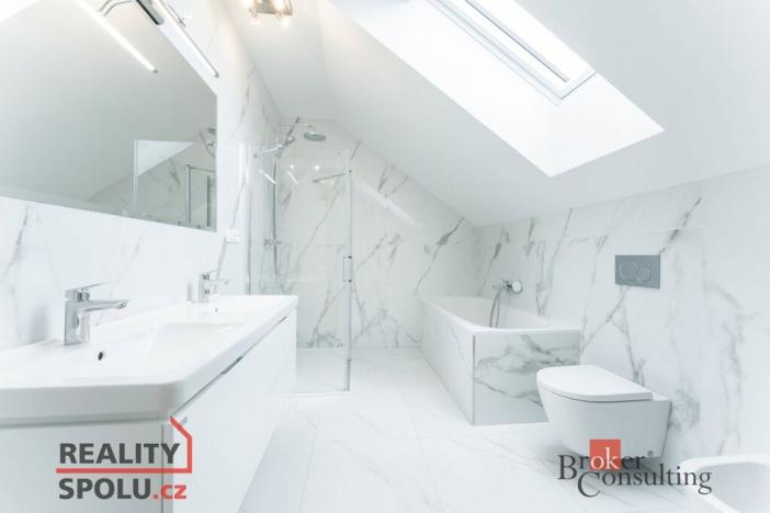 Prodej rodinného domu, Ořech, Východní, 166 m2