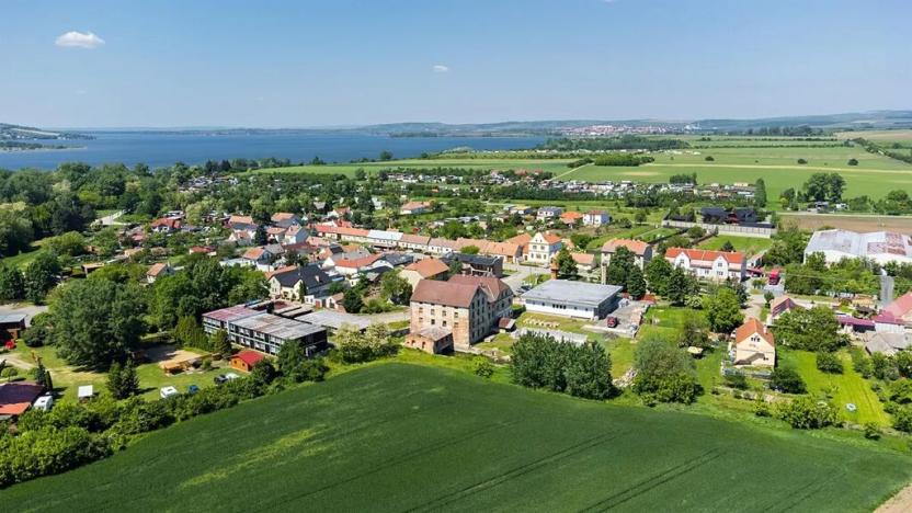 Prodej komerční nemovitosti, Přítluky, 2507 m2