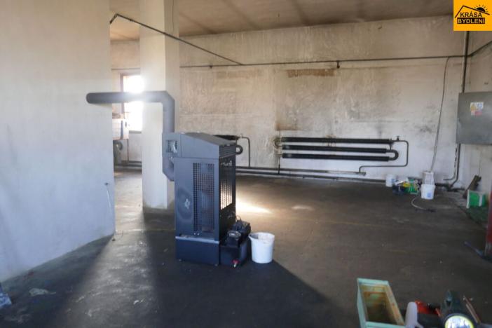 Prodej výrobních prostor, Moravec, 3963 m2