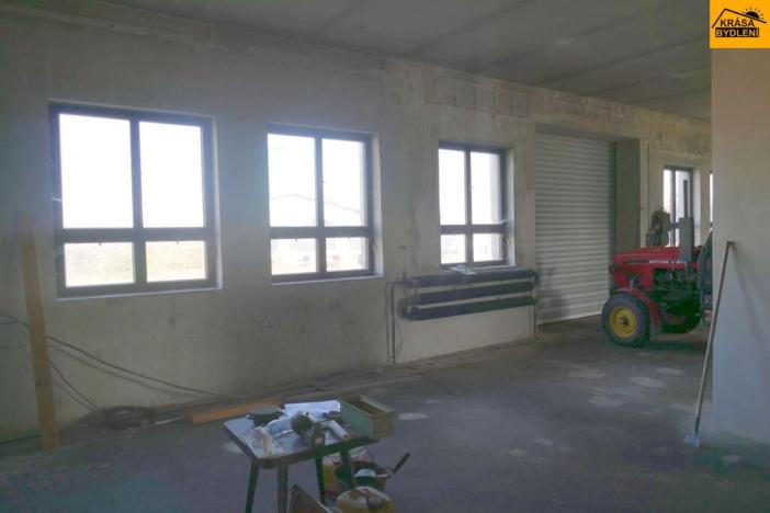 Prodej výrobních prostor, Moravec, 3963 m2