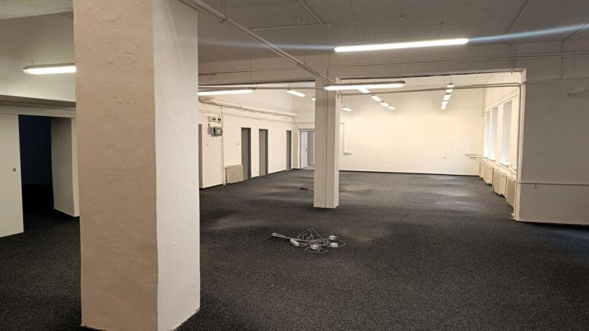Pronájem kanceláře, České Budějovice - České Budějovice 3, Kubatova, 498 m2