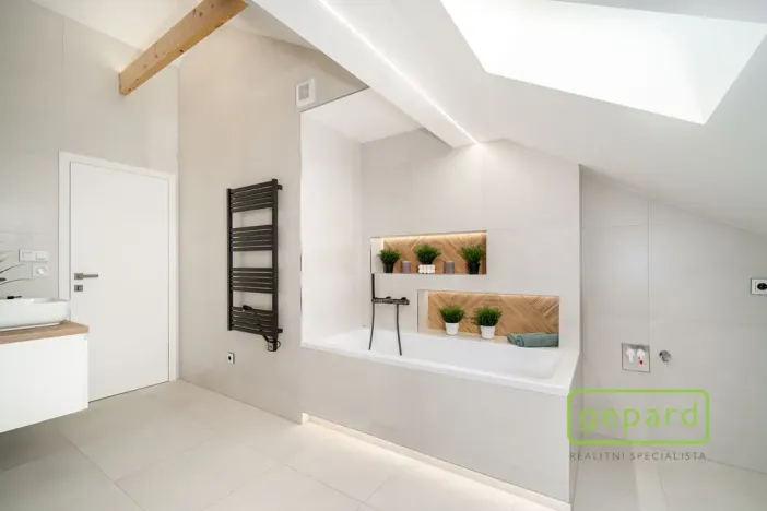 Prodej bytu 3+kk, Praha - Bohnice, V Zámcích, 92 m2