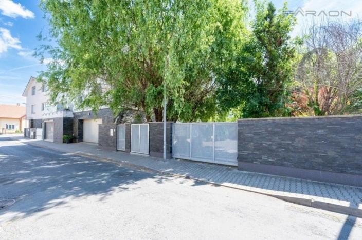 Prodej obchodního prostoru, Neratovice, Vojtěšská, 898 m2