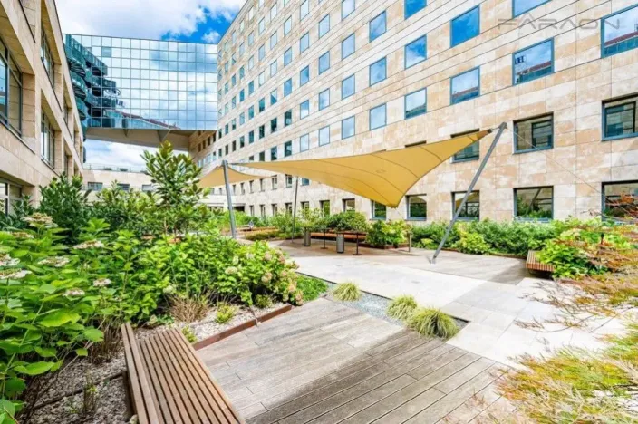 Pronájem kanceláře, Praha - Karlín, Pobřežní, 1059 m2