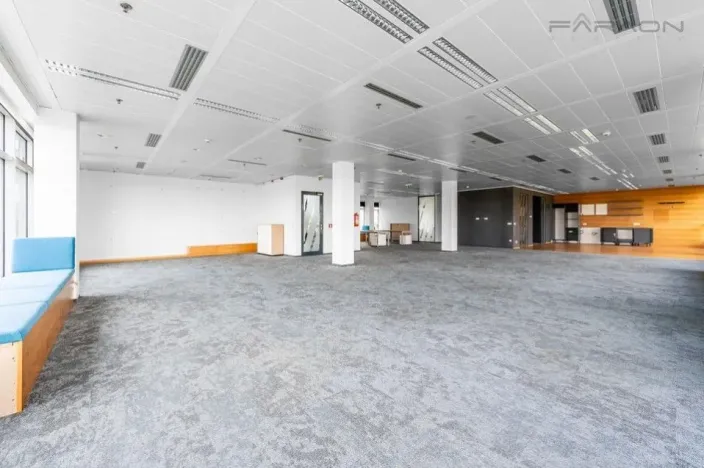 Pronájem kanceláře, Praha - Stodůlky, Bucharova, 924 m2
