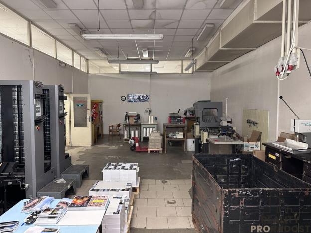 Pronájem skladu, Adamov, 254 m2