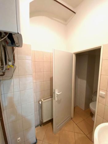 Prodej obchodního prostoru, Karlovy Vary, Mariánskolázeňská, 69 m2