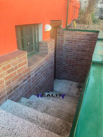 Pronájem obchodního prostoru, Žatec, Husova, 28 m2