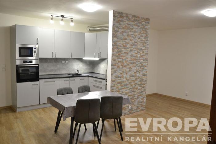 Pronájem bytu 3+kk, Praha - Žižkov, V kapslovně, 95 m2