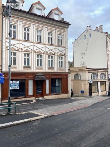 Prodej obchodního prostoru, Karlovy Vary, Zámecký vrch, 150 m2