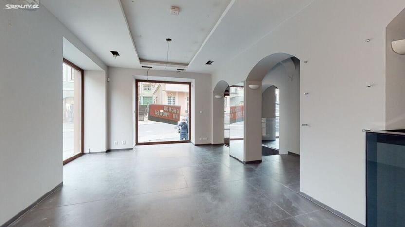 Prodej obchodního prostoru, Karlovy Vary, Zámecký vrch, 150 m2