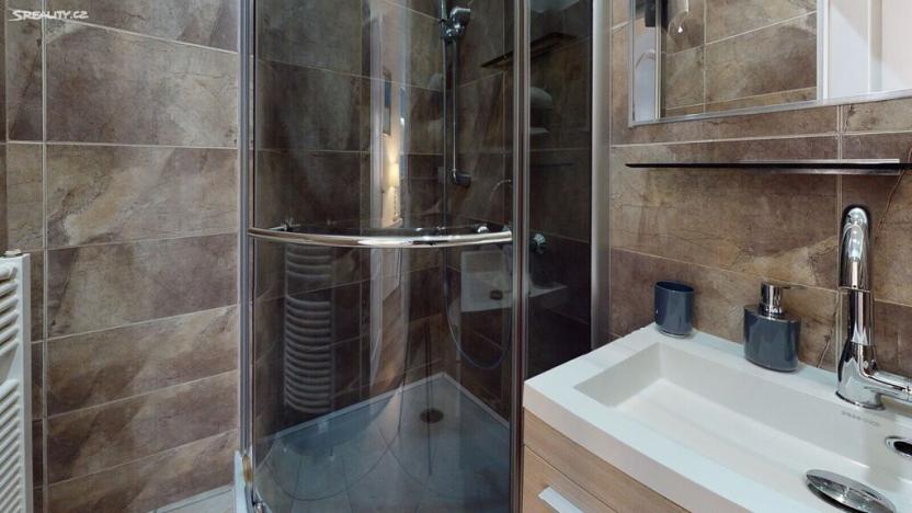 Prodej činžovního domu, Karlovy Vary, Lázeňská, 312 m2