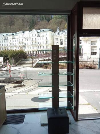 Prodej obchodního prostoru, Karlovy Vary, Mariánskolázeňská, 41 m2