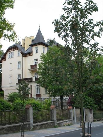 Prodej bytu 3+1, Karlovy Vary, Krále Jiřího, 89 m2
