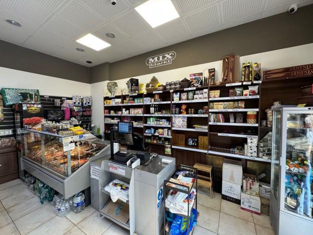 Prodej obchodního prostoru, Karlovy Vary, nábřeží Jana Palacha, 89 m2