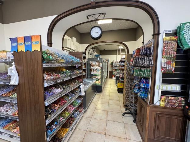 Prodej obchodního prostoru, Karlovy Vary, nábřeží Jana Palacha, 89 m2