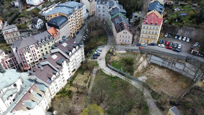 Prodej komerčního pozemku, Karlovy Vary, Hálkův vrch, 1340 m2