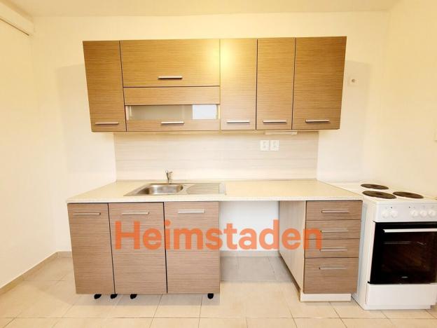 Pronájem bytu 1+kk, Havířov - Město, Hlavní třída, 30 m2