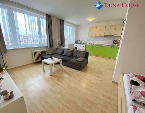 Pronájem bytu 1+kk, Praha - Záběhlice, Topolová, 31 m2