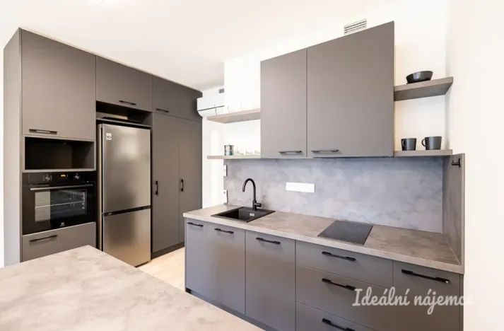 Pronájem bytu 1+kk, Praha - Žižkov, Šrámkové, 36 m2