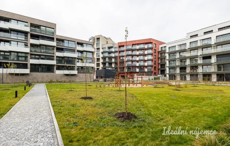 Pronájem bytu 1+kk, Praha - Žižkov, Šrámkové, 36 m2