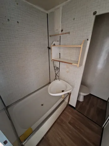 Pronájem bytu 1+1, Chomutov, Dřínovská, 37 m2