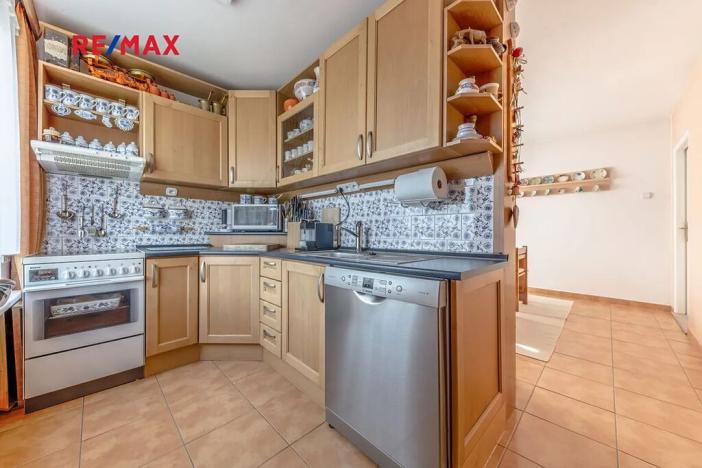 Prodej rodinného domu, Praha - Dolní Počernice, Novozámecká, 231 m2