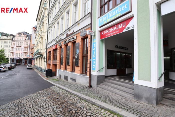Prodej obchodního prostoru, Karlovy Vary, Divadelní náměstí, 100 m2