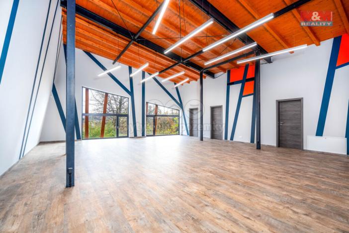 Prodej obchodního prostoru, Okrouhlo, 1076 m2