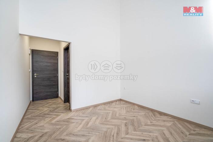 Prodej obchodního prostoru, Okrouhlo, 1076 m2