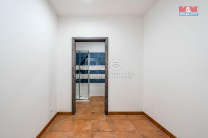 Prodej obchodního prostoru, Okrouhlo, 1076 m2