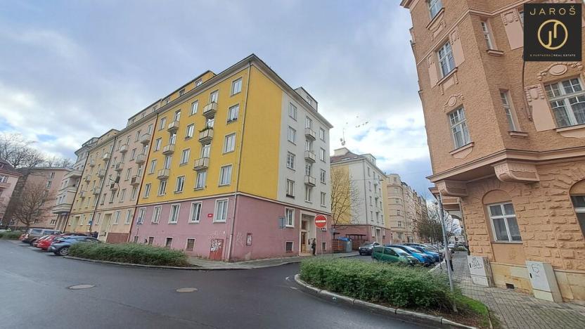 Prodej bytu 2+1, Karlovy Vary, K. Čapka, 60 m2