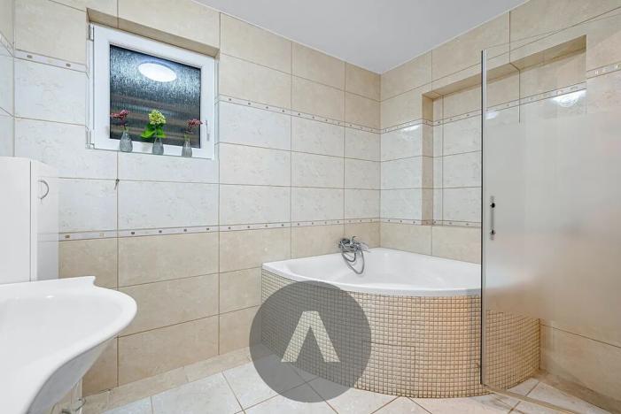 Prodej vícegeneračního domu, Šumice, 403 m2