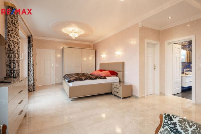 Prodej rodinného domu, Jenišov, Pod Vrchem, 483 m2