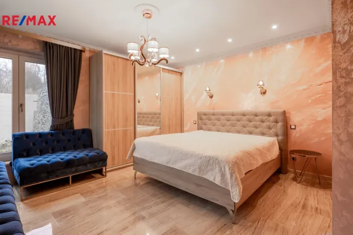 Prodej rodinného domu, Jenišov, Pod Vrchem, 483 m2