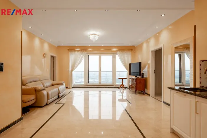 Prodej rodinného domu, Jenišov, Pod Vrchem, 483 m2