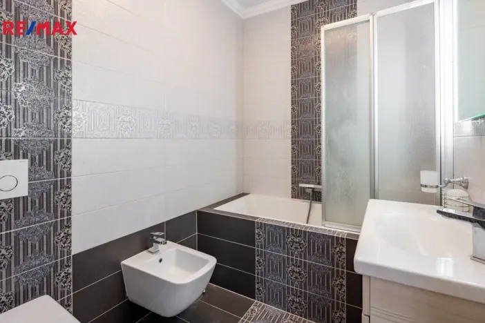 Prodej rodinného domu, Jenišov, Pod Vrchem, 483 m2