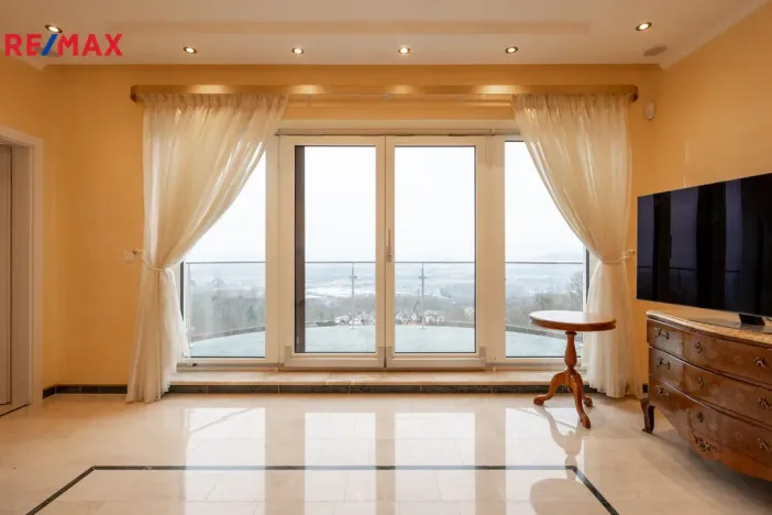 Prodej rodinného domu, Jenišov, Pod Vrchem, 483 m2