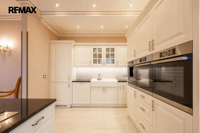 Prodej rodinného domu, Jenišov, Pod Vrchem, 483 m2