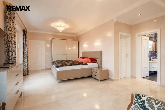 Prodej rodinného domu, Jenišov, Pod Vrchem, 483 m2