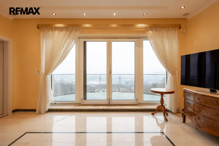 Prodej rodinného domu, Jenišov, Pod Vrchem, 483 m2