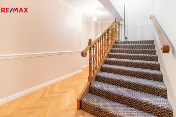 Prodej bytu 6+kk a větší, Karlovy Vary, Svahová, 537 m2