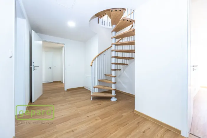 Prodej bytu 6+kk a větší, Praha - Stodůlky, Plzeňská, 159 m2