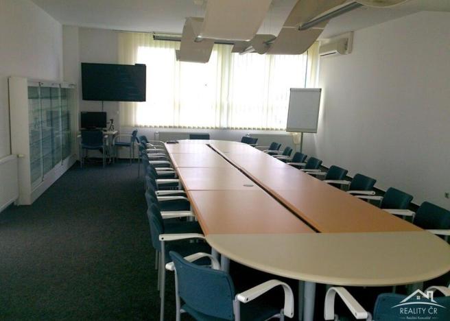 Pronájem kanceláře, Jihlava, Pávovská, 907 m2
